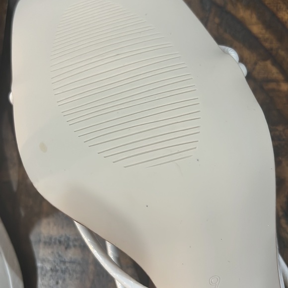 Vivianly white Heels size 9 - Picture 8 of 10